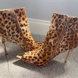 WORN ONCE Cape Robbin booties size 8